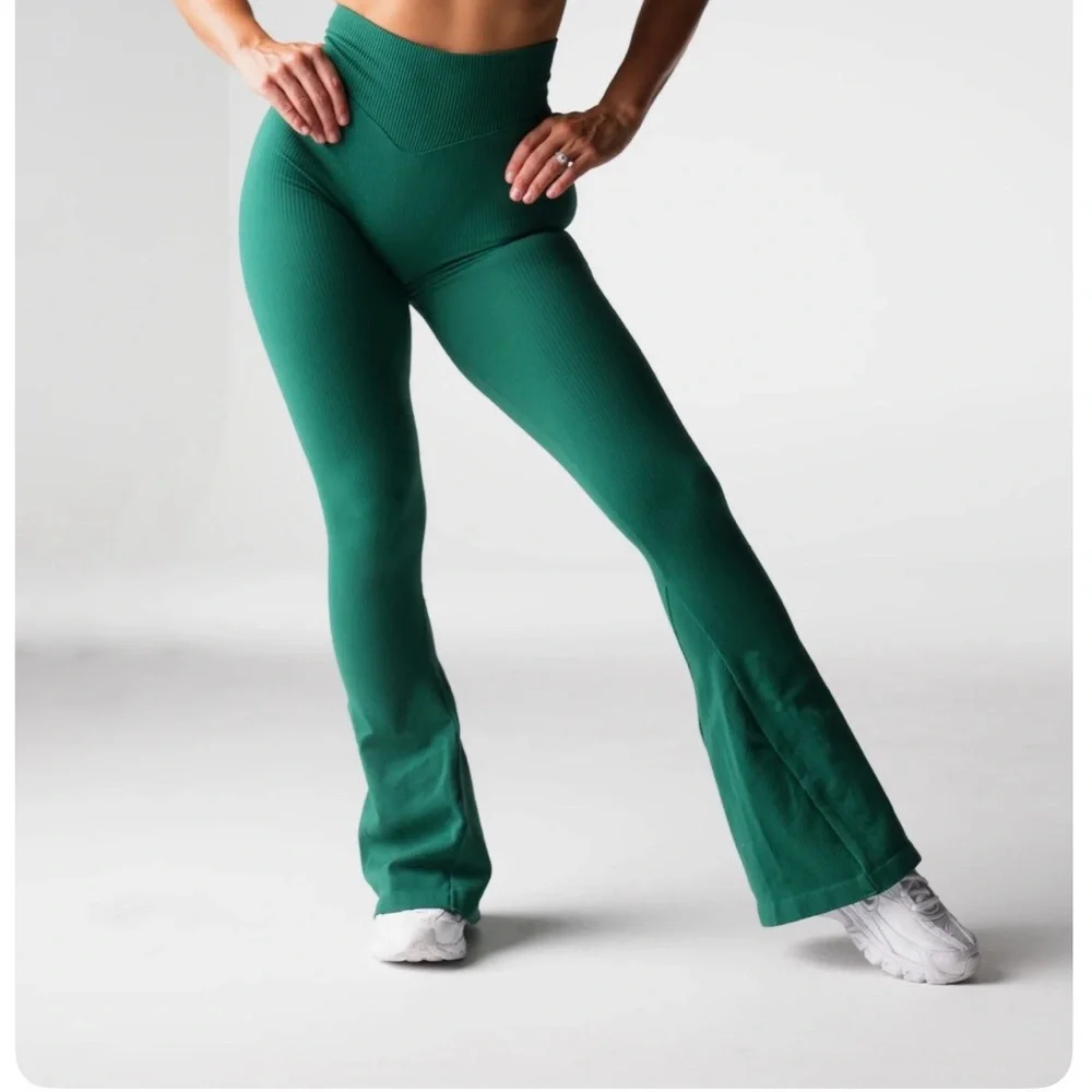 NVGTN Balsam Green Sports Bra and Leggings Set LG/XL - Picture 3 of 16